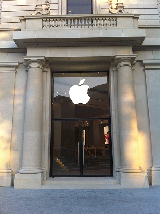 Puerta Apple Store Paseo de Gracia